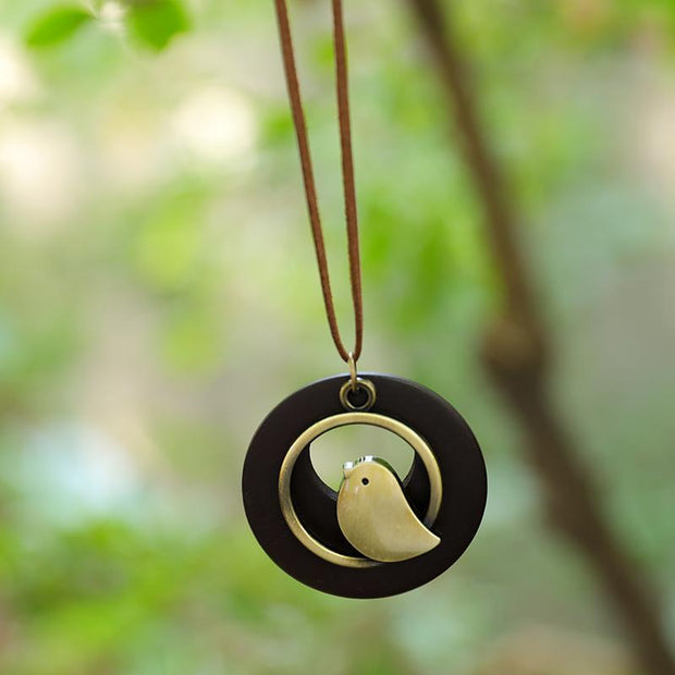 Cute Metal Bird Shape Round Wood Pendant Necklace