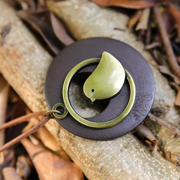 Cute Metal Bird Shape Round Wood Pendant Necklace