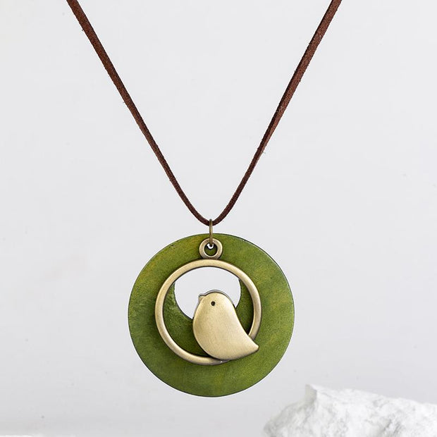 Cute Metal Bird Shape Round Wood Pendant Necklace